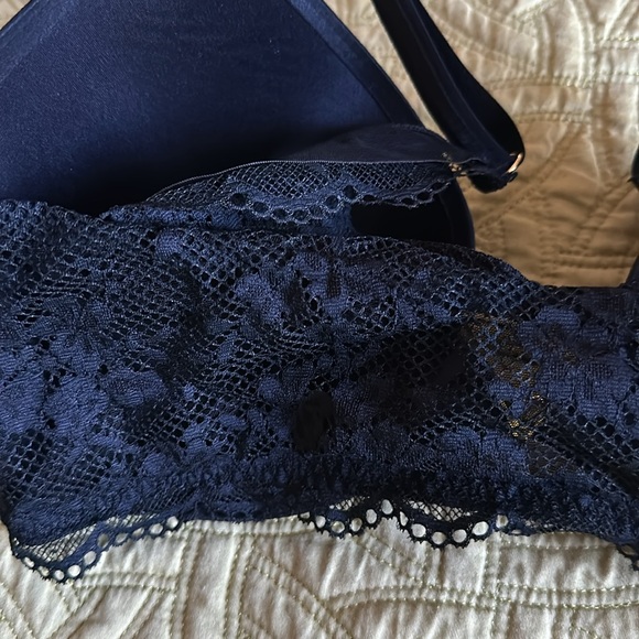 VS Bra & Panty Set - Picture 5 of 8